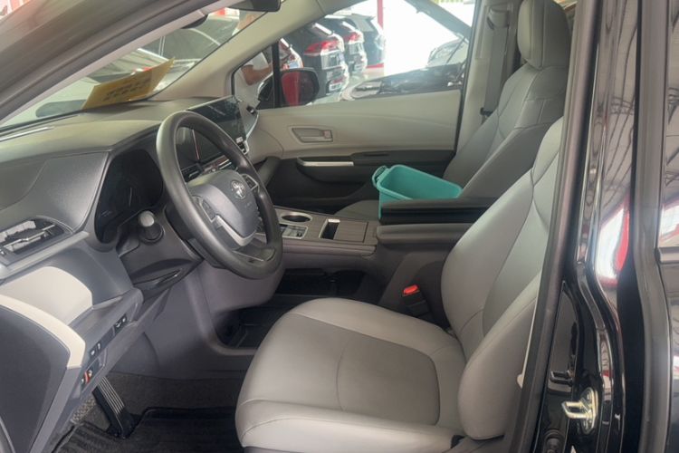 Used Toyota Granvia 2024 2.5L Hybrid Comfort Edition Left Front Seat