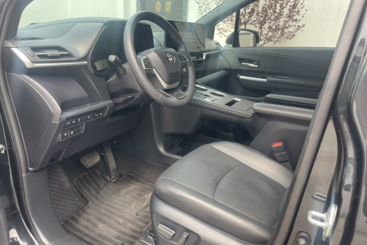 Used Toyota Granvia 2024 2.5L Hybrid Prestige PLUS Edition Left Front Seat