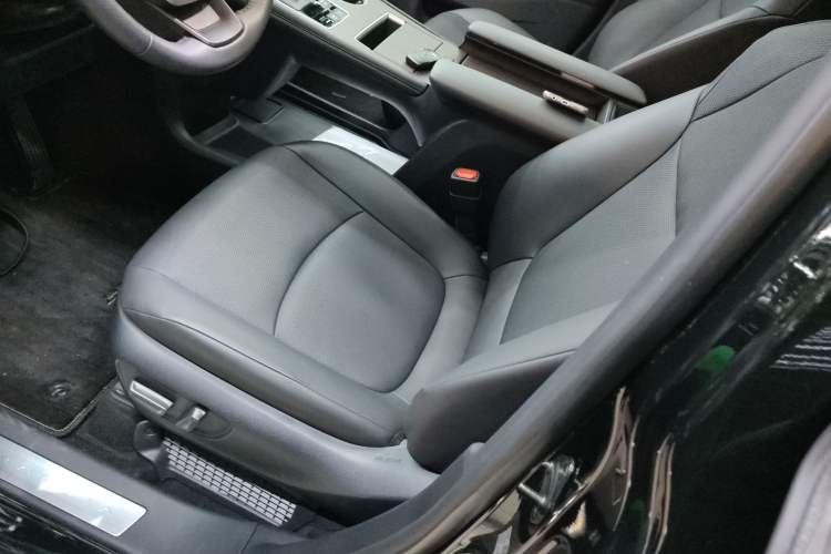 Used Toyota Granvia 2024 2.5L Hybrid Prestige PLUS Edition Left Front Seat