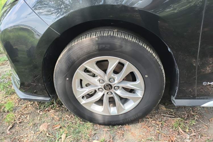 Used Toyota Granvia 2024 2.5L Hybrid Comfort Edition Left Front Wheel Hub