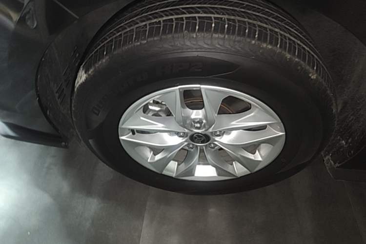 Used Toyota Granvia 2024 2.5L Hybrid Comfort Edition Left Front Wheel Hub