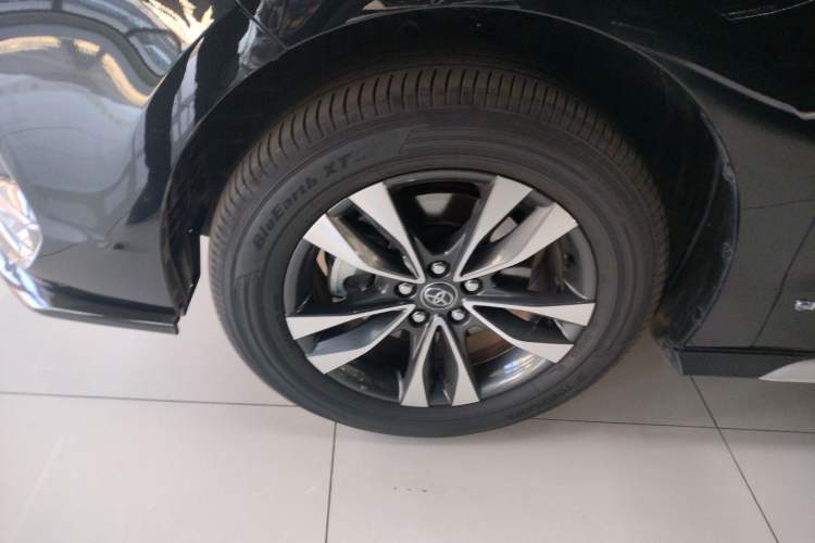 Used Toyota Granvia 2024 2.5L Hybrid Prestige PLUS Four-Wheel Drive Version Left Front Wheel Hub