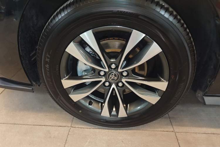 Used Toyota Granvia 2024 2.5L Hybrid Luxury Edition Left Front Wheel Hub