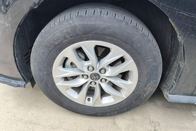Used Toyota Granvia 2024 2.5L Hybrid Comfort Edition Left Front Wheel Hub