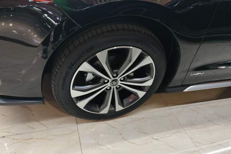 Used Toyota Granvia 2024 2.5L Hybrid Prestige PLUS Edition Left Front Wheel Hub