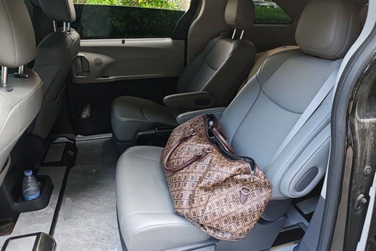 Used Toyota Granvia 2024 2.5L Hybrid Comfort Edition Left Rear Seat