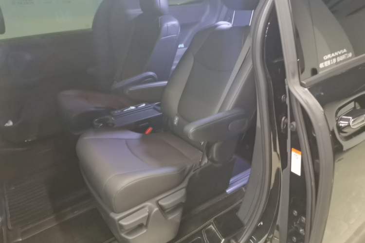 Used Toyota Granvia 2024 2.5L Hybrid Prestige PLUS Edition Left Rear Seat