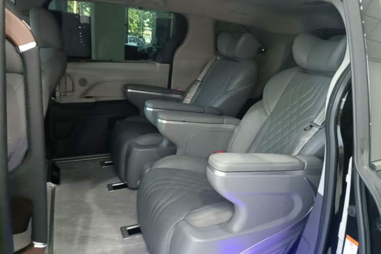 Used Toyota Granvia 2024 2.5L Hybrid Comfort Edition Left Rear Seat