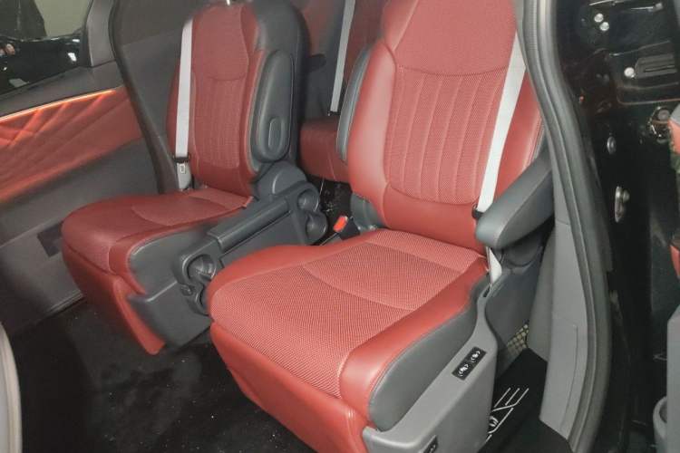 Used Toyota Granvia 2024 2.5L Hybrid Comfort Edition Left Rear Seat