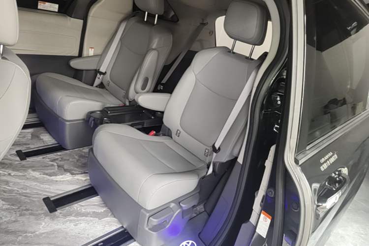 Used Toyota Granvia 2024 2.5L Hybrid Comfort Edition Left Rear Seat