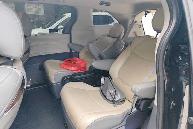 Used Toyota Granvia 2024 2.5L Hybrid Comfort Edition Left Rear Seat