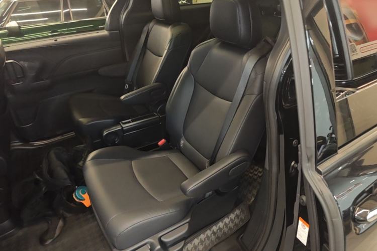 Used Toyota Granvia 2024 2.5L Hybrid Luxury Edition Left Rear Seat