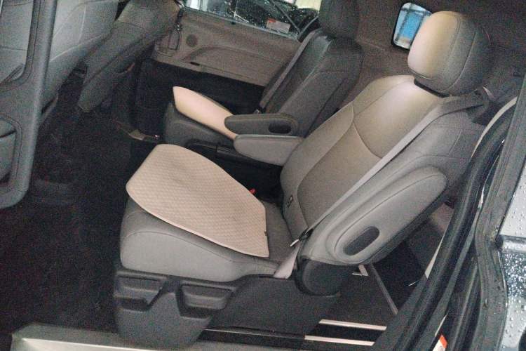 Used Toyota Granvia 2024 2.5L Hybrid Comfort Edition Left Rear Seat