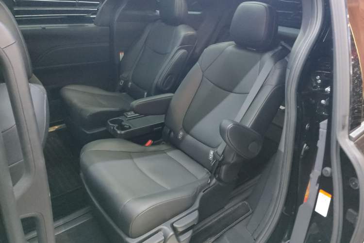 Used Toyota Granvia 2024 2.5L Hybrid Prestige PLUS Edition Left Rear Seat