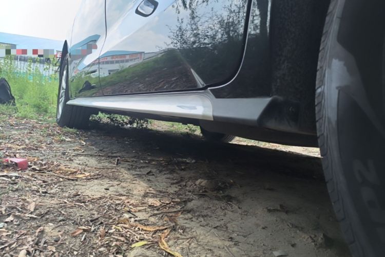 Used Toyota Granvia 2024 2.5L Hybrid Comfort Edition Left Side Sill