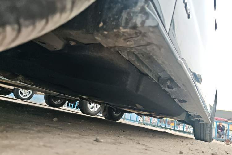 Used Toyota Granvia 2024 2.5L Hybrid Comfort Edition Left Side Sill