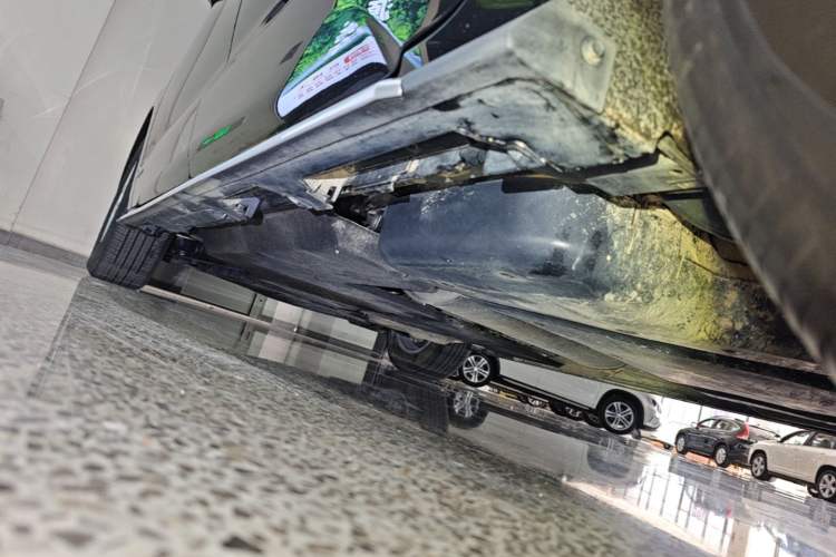 Used Toyota Granvia 2024 2.5L Hybrid Comfort Edition Left Side Sill
