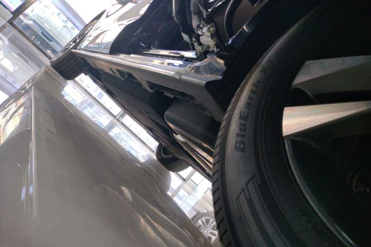 Used Toyota Granvia 2024 2.5L Hybrid Prestige PLUS Four-Wheel Drive Version Left Side Sill