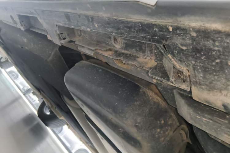Used Toyota Granvia 2024 2.5L Hybrid Luxury Edition Left Side Sill