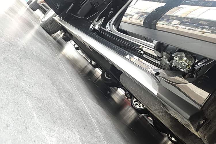 Used Toyota Granvia 2024 2.5L Hybrid Comfort Edition Left Side Sill