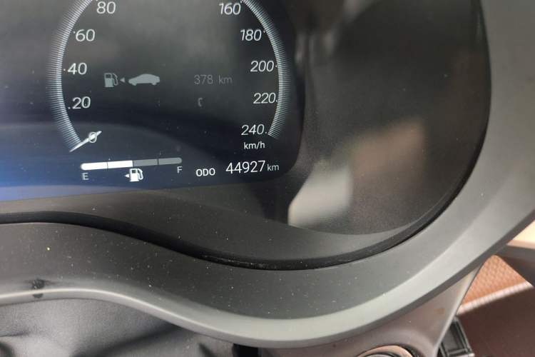 Used Toyota Granvia 2024 2.5L Hybrid Prestige PLUS Edition Odometer Close Up