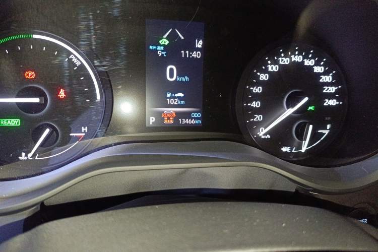 Used Toyota Granvia 2024 2.5L Hybrid Comfort Edition Odometer Close Up