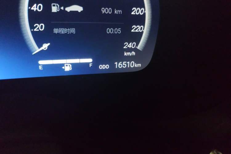 Used Toyota Granvia 2024 2.5L Hybrid Prestige PLUS Four-Wheel Drive Version Odometer Close Up