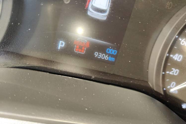 Used Toyota Granvia 2024 2.5L Hybrid Comfort Edition Odometer Close Up