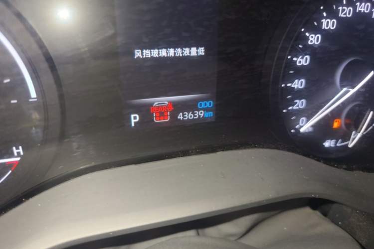 Used Toyota Granvia 2024 2.5L Hybrid Luxury Edition Odometer Close Up