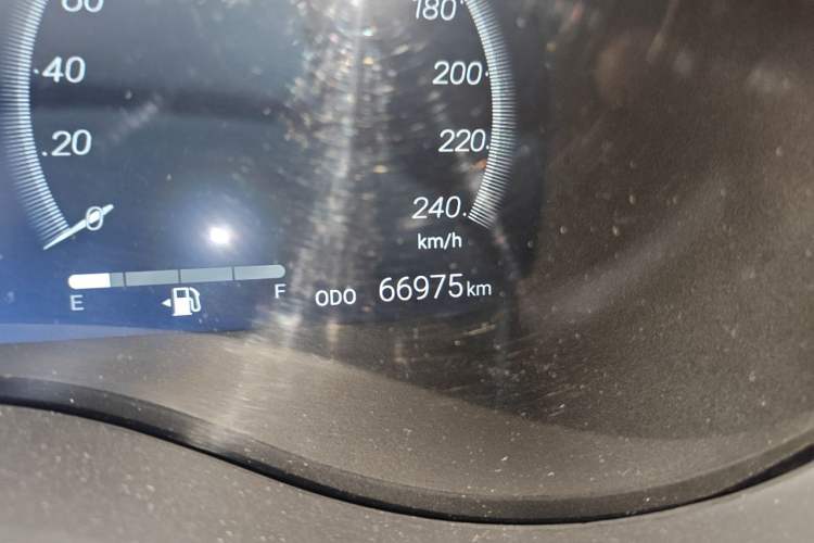 Used Toyota Granvia 2024 2.5L Hybrid Prestige PLUS Four-Wheel Drive Version Odometer Close Up
