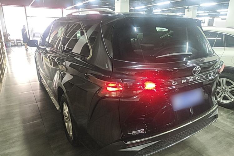 Used Toyota Granvia 2024 2.5L Hybrid Comfort Edition Rear Left 45 Deg