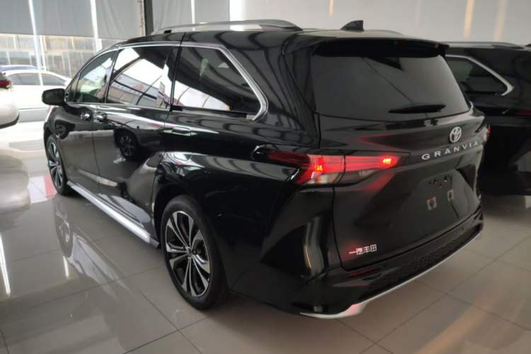 Used Toyota Granvia 2024 2.5L Hybrid Prestige PLUS Edition Rear Left 45 Deg