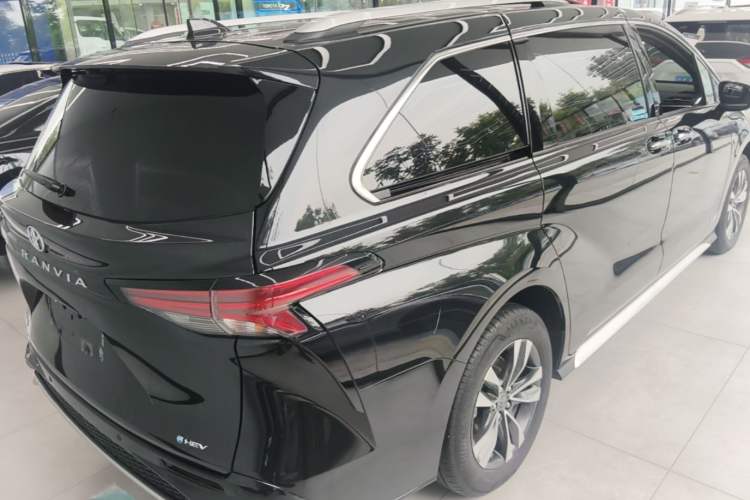Used Toyota Granvia 2024 2.5L Hybrid Luxury Edition Rear Right 45 Deg