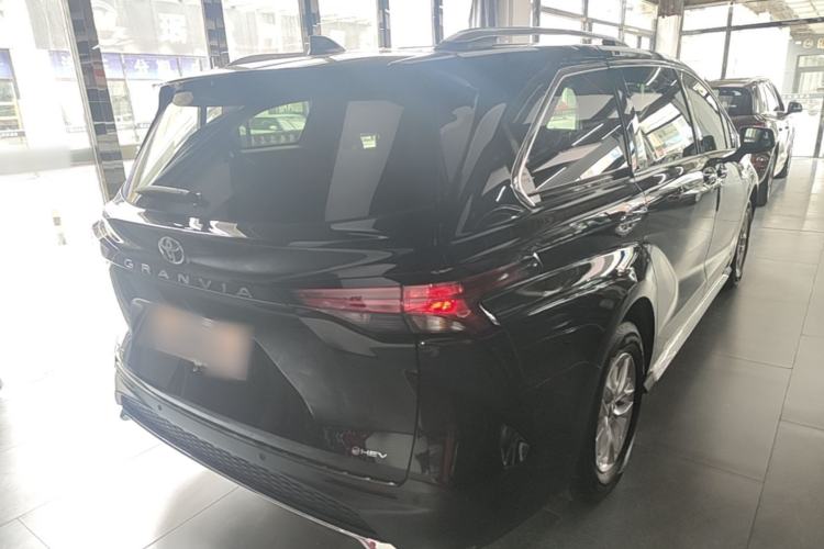 Used Toyota Granvia 2024 2.5L Hybrid Comfort Edition Rear Right 45 Deg