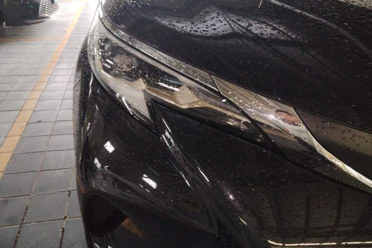 Used Toyota Granvia 2024 2.5L Hybrid Comfort Edition Right Front Headlight