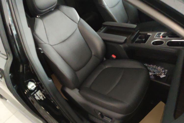Used Toyota Granvia 2024 2.5L Hybrid Prestige PLUS Edition Right Front Seat
