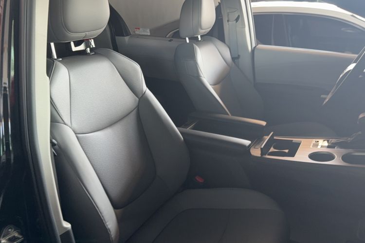 Used Toyota Granvia 2024 2.5L Hybrid Comfort Edition Right Front Seat