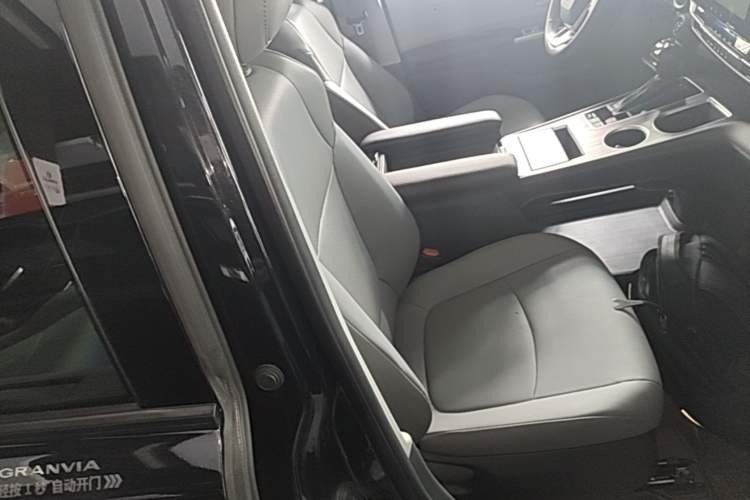 Used Toyota Granvia 2024 2.5L Hybrid Comfort Edition Right Front Seat