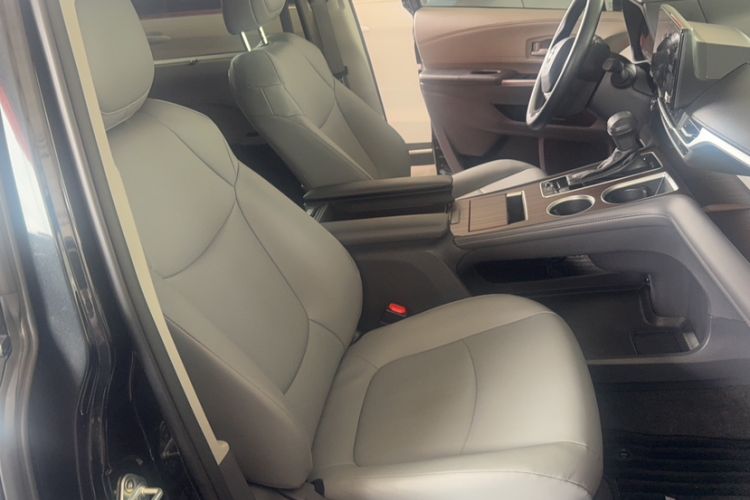 Used Toyota Granvia 2024 2.5L Hybrid Comfort Edition Right Front Seat