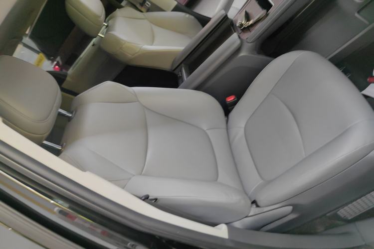 Used Toyota Granvia 2024 2.5L Hybrid Comfort Edition Right Front Seat