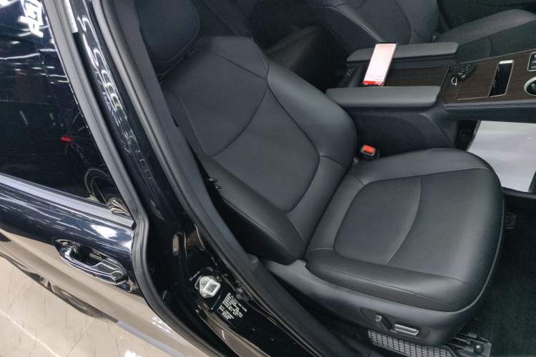 Used Toyota Granvia 2024 2.5L Hybrid Prestige PLUS Edition Right Front Seat