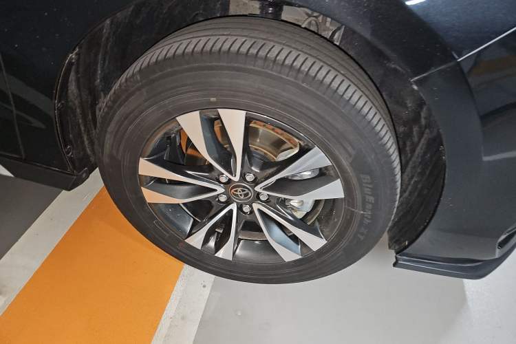 Used Toyota Granvia 2024 2.5L Hybrid Prestige PLUS Four-Wheel Drive Version Right Front Wheel Hub