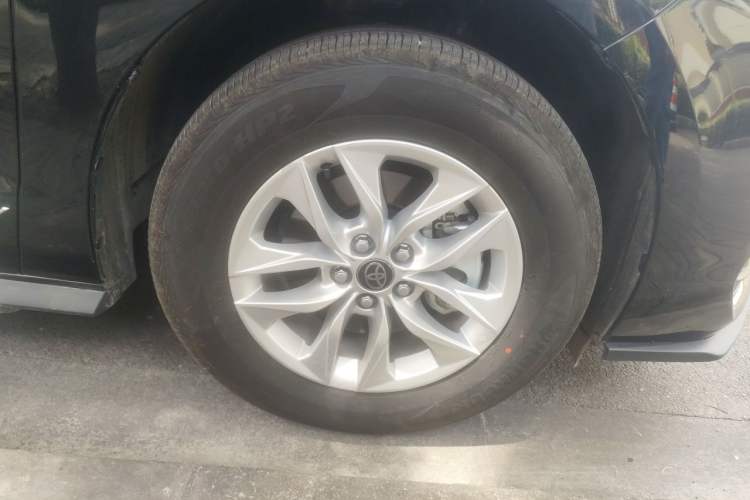 Used Toyota Granvia 2024 2.5L Hybrid Comfort Edition Right Front Wheel Hub