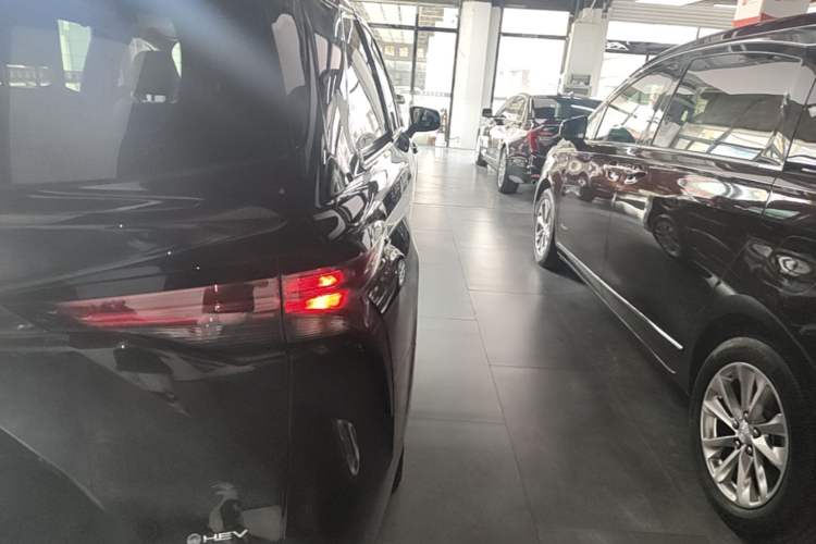 Used Toyota Granvia 2024 2.5L Hybrid Comfort Edition Right Rear Taillight