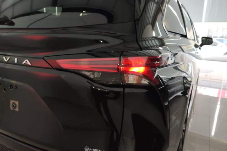 Used Toyota Granvia 2024 2.5L Hybrid Prestige PLUS Edition Right Rear Taillight