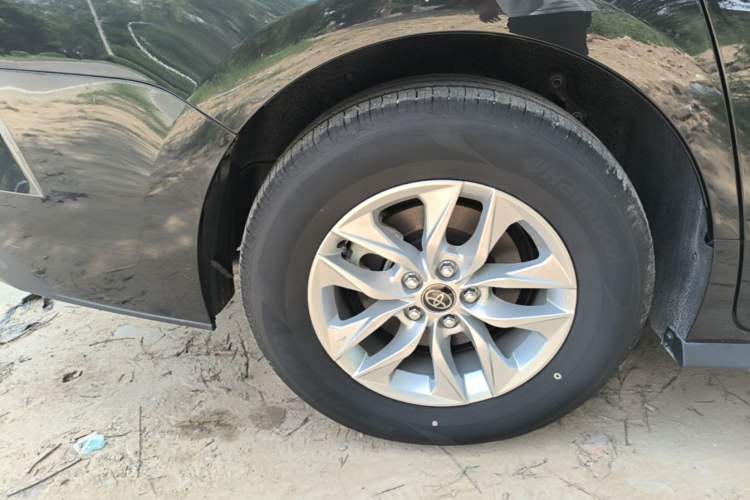 Used Toyota Granvia 2024 2.5L Hybrid Comfort Edition Right Rear Wheel Hub