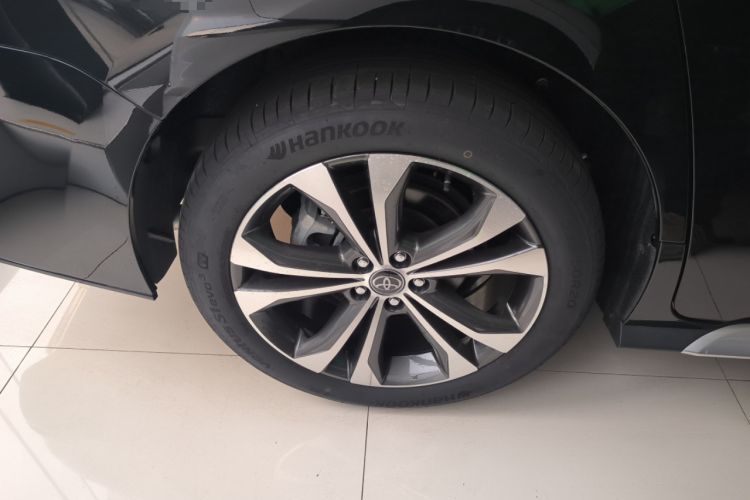 Used Toyota Granvia 2024 2.5L Hybrid Prestige PLUS Edition Right Rear Wheel Hub