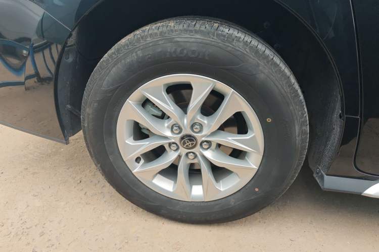 Used Toyota Granvia 2024 2.5L Hybrid Comfort Edition Right Rear Wheel Hub