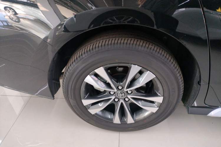 Used Toyota Granvia 2024 2.5L Hybrid Prestige PLUS Four-Wheel Drive Version Right Rear Wheel Hub