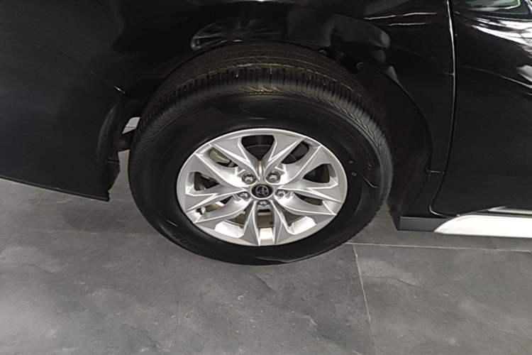 Used Toyota Granvia 2024 2.5L Hybrid Comfort Edition Right Rear Wheel Hub